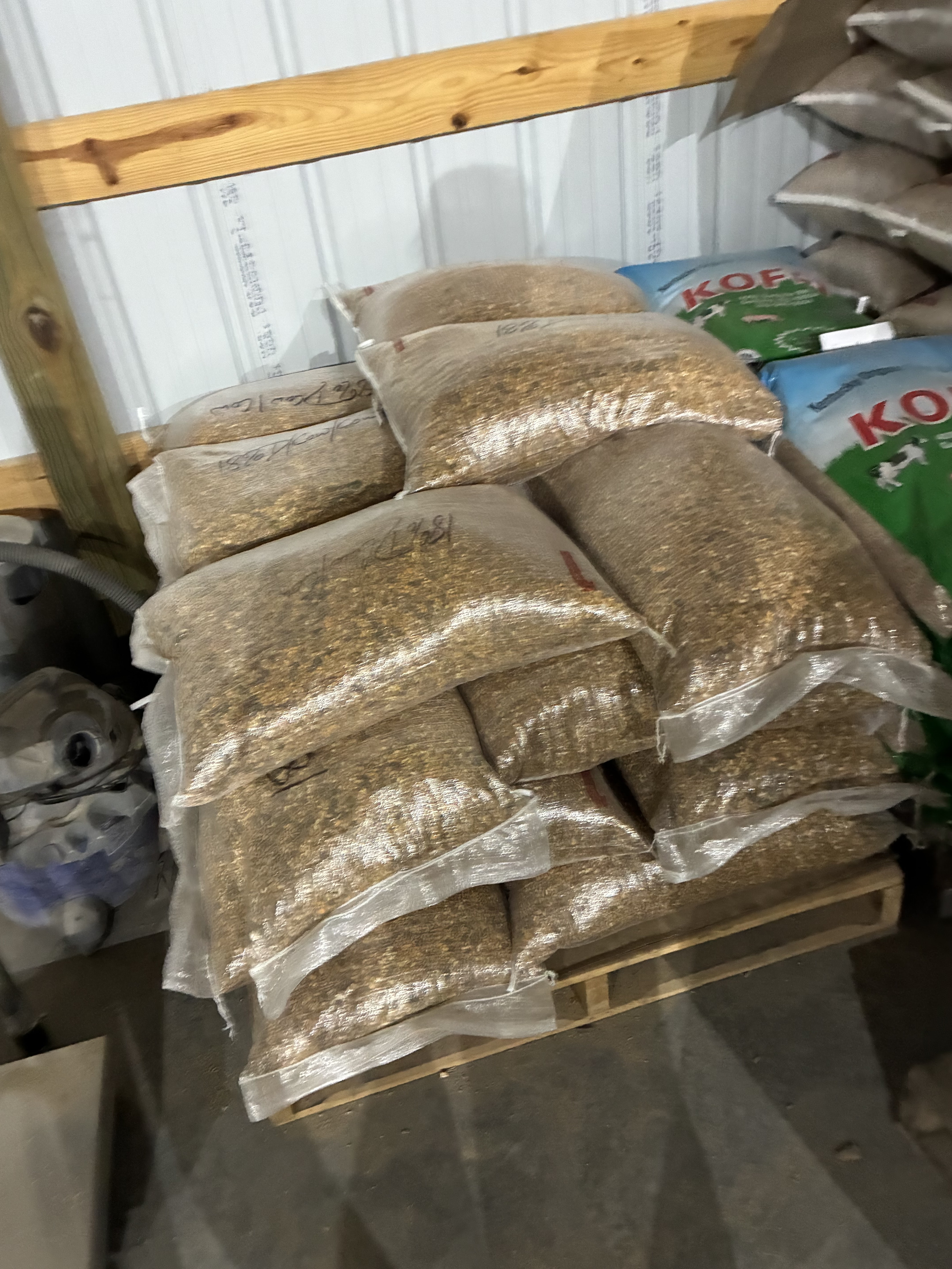 Pet & Small Animal Supplies